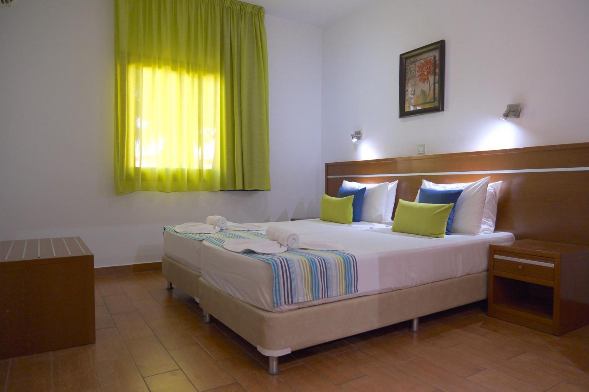 Loutsiana Deluxe Apts Ayia Napa Værelse billede