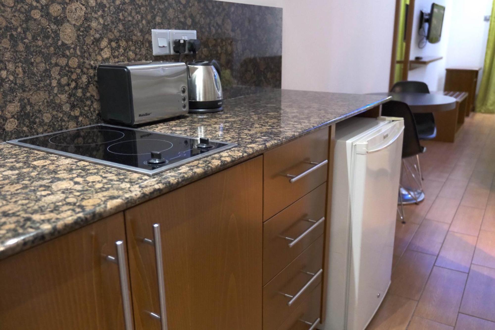 Loutsiana Deluxe Apts Ayia Napa Værelse billede