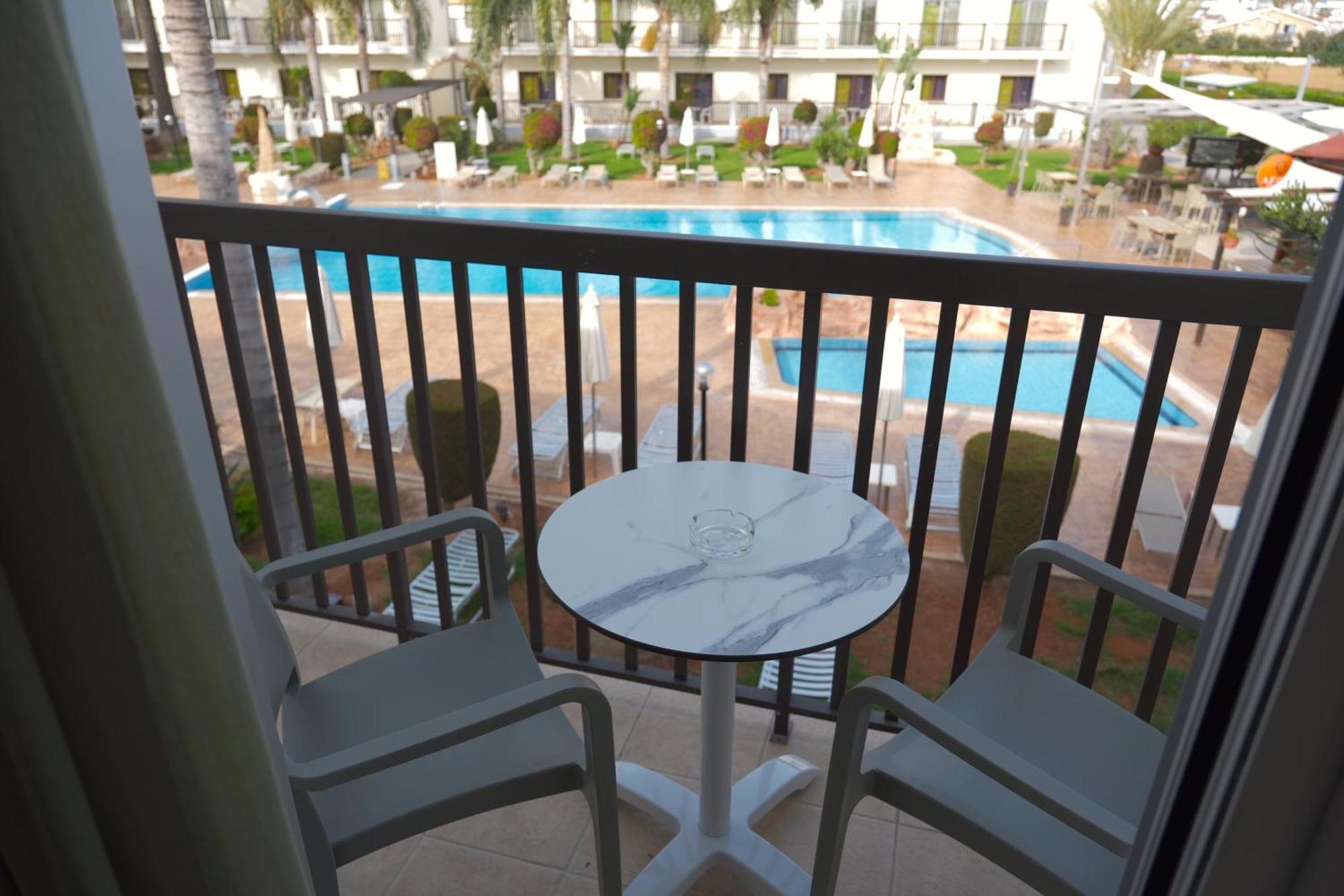 Loutsiana Deluxe Apts Ayia Napa Værelse billede