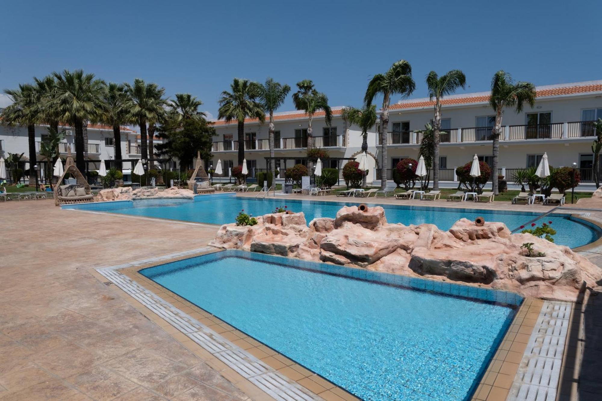 Loutsiana Deluxe Apts Ayia Napa Eksteriør billede