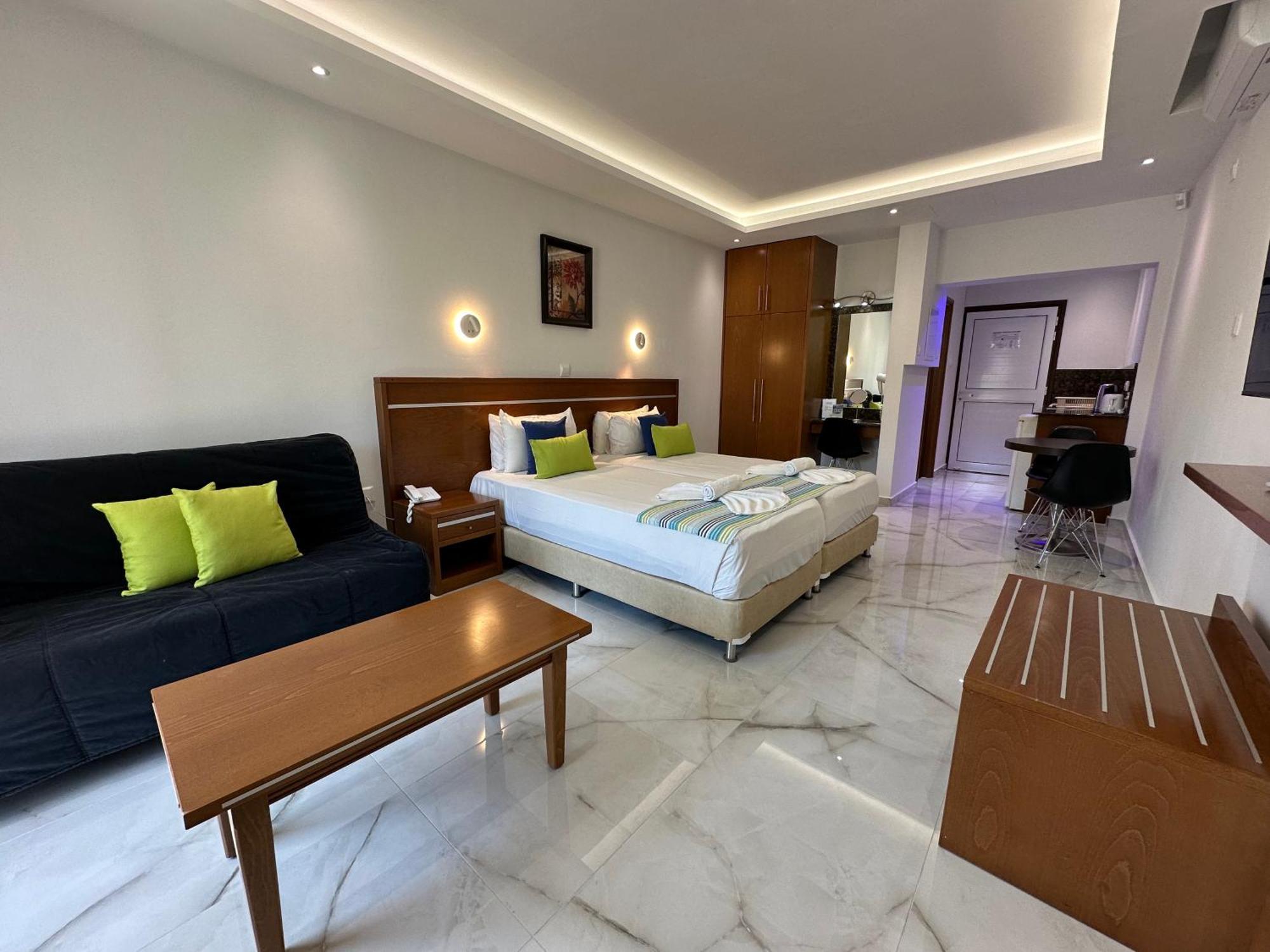 Loutsiana Deluxe Apts Ayia Napa Eksteriør billede